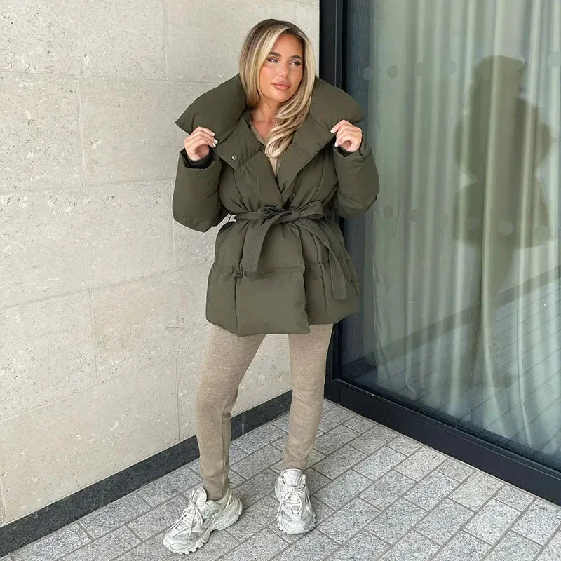 Gisela™ - Gürtelte Luxus-Daunenjacke